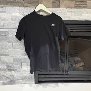 Nike Men's Black Short Sleeve Tee